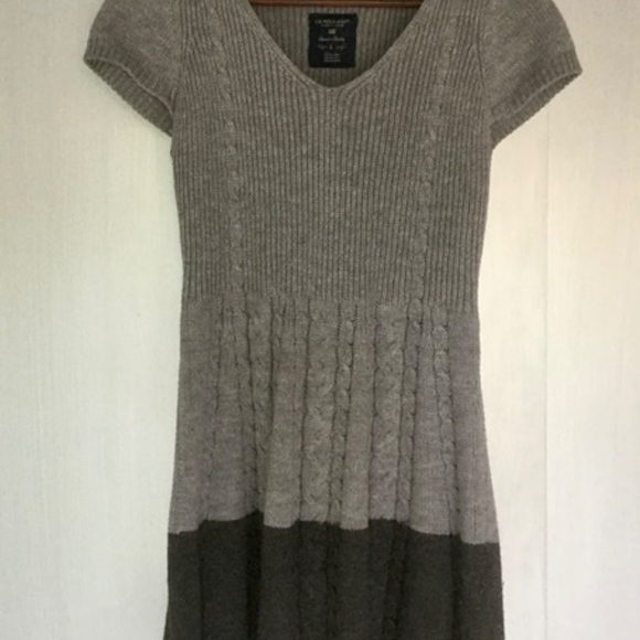 Dresses, jackets, shoes, purses, - Picture 5 of 8